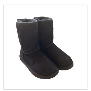 UGG Classic Short Chocolate Brown boots sz 6